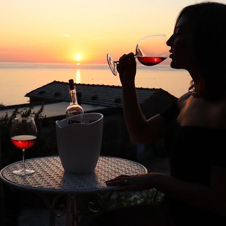 Sunset Manarola Apartment ภายนอก รูปภาพ
