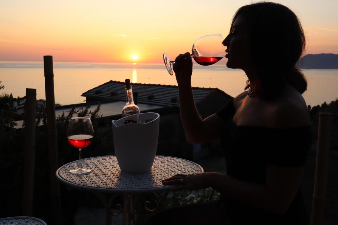 Sunset Manarola Apartment ภายนอก รูปภาพ